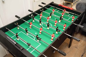 Game room - Gorgeous 3BR with 2bath in O2 | Greenwich | Parking (London)