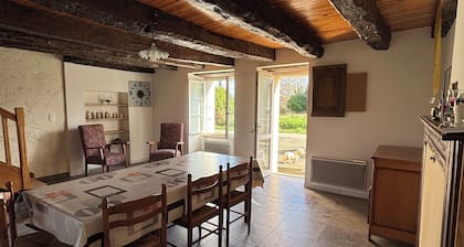 Country house at the gateway to Brocéliande, halfway between the English Channel and the ocean