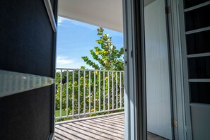 Unclassified image, 4 of 35, button - La Orilla 3-bedroom for 6 in Arroyo at walking distance to the beach (arroyo)