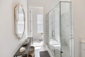 Shower, hair dryer, towels - Heart & Soul | POOL | Luxury | Walk to Beach | Inlet Beach (Inlet Beach)