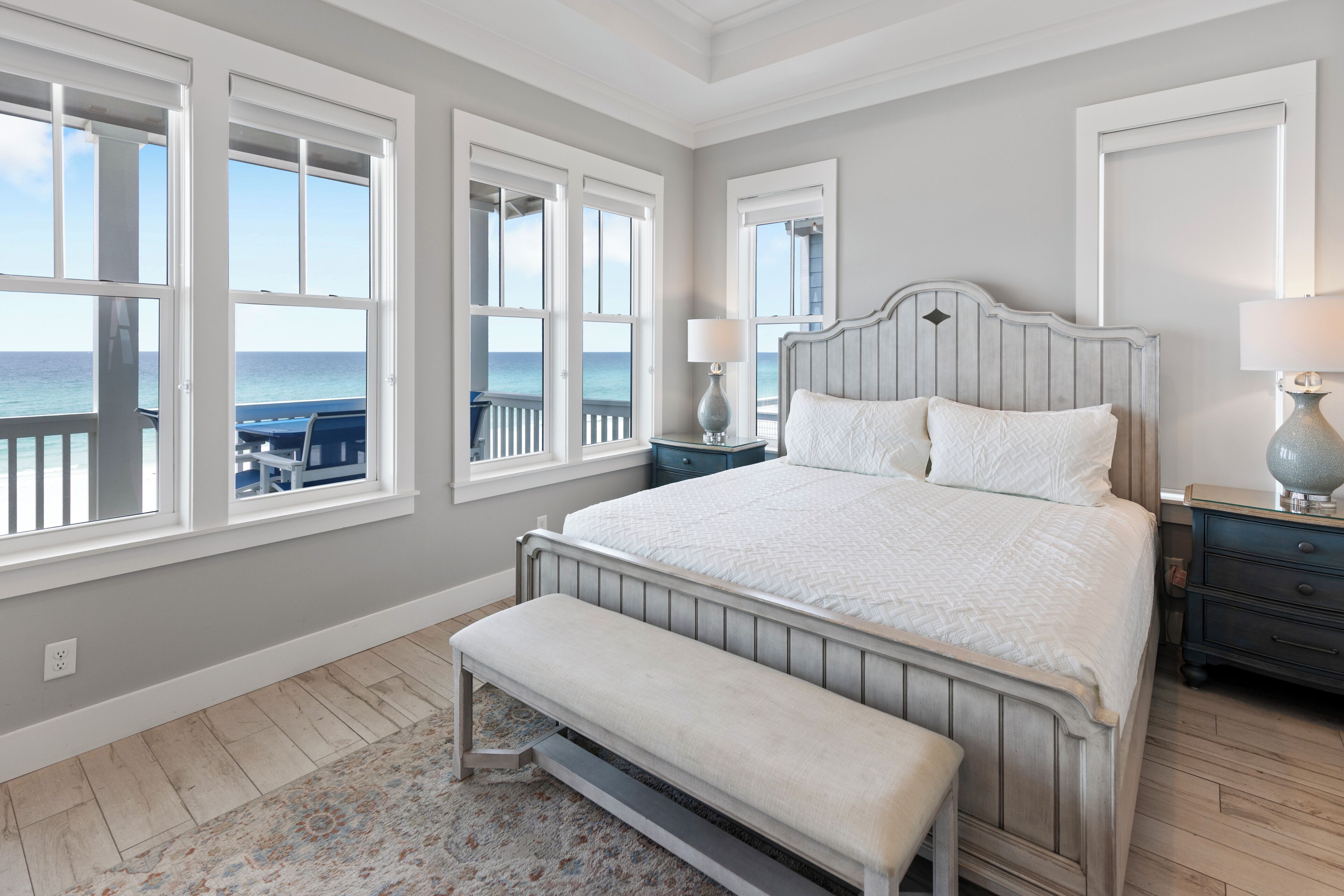 5 bedrooms, WiFi (free), bed sheets