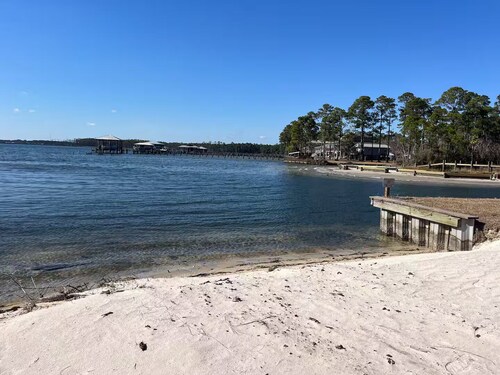 Peaceful Two Bedroom Cottage with Private Beach