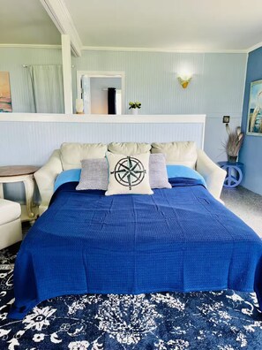 Room - Peaceful Two Bedroom Cottage with Private Beach (Elberta)