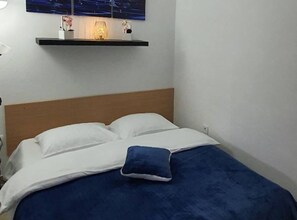 7 Schlafzimmer