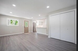 Interior - Avon Lake 3-bedroom house next to Inwood Park for relaxing stays (Avon Lake)