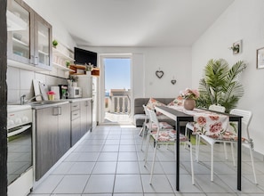 Apartment (2nd Floor) | Private kitchen | Fridge - Apartments Villa Mavi, Novalja (Novalja)