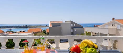 Apartment (2nd Floor) | Terrasse/Patio