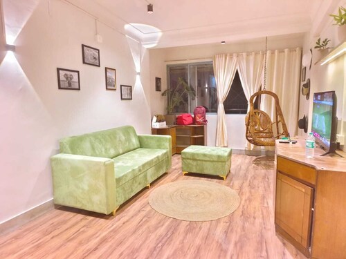 Well-Connected 1BHK in the Heart of the City