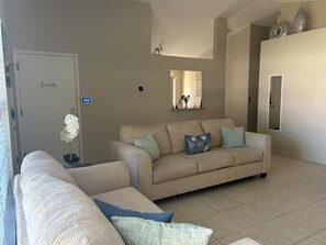 TV - Relaxing Getaway in Sarasota | Great Location (Sarasota)