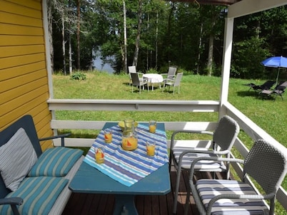 Vacation home on the lake with rowing boat!