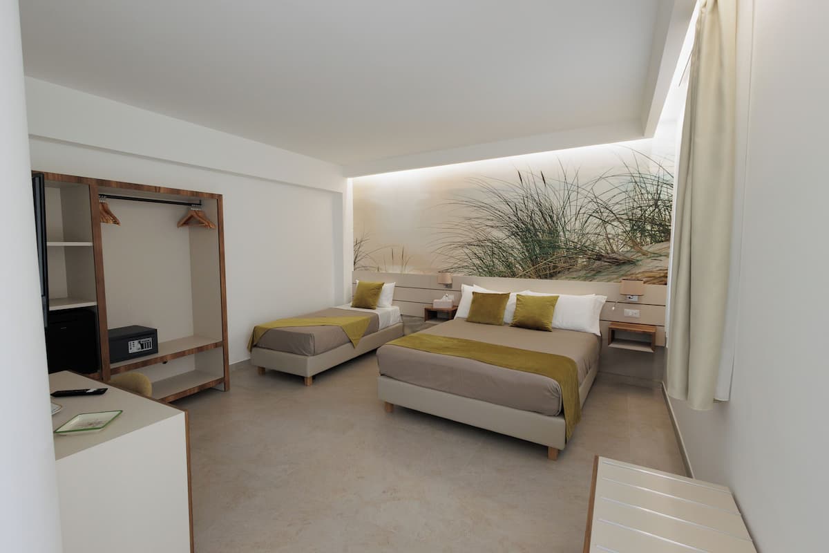 Quadruple Room, Garden View