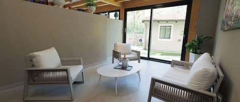 Chambre triple supérieure, vue sur le jardin | Intérieur