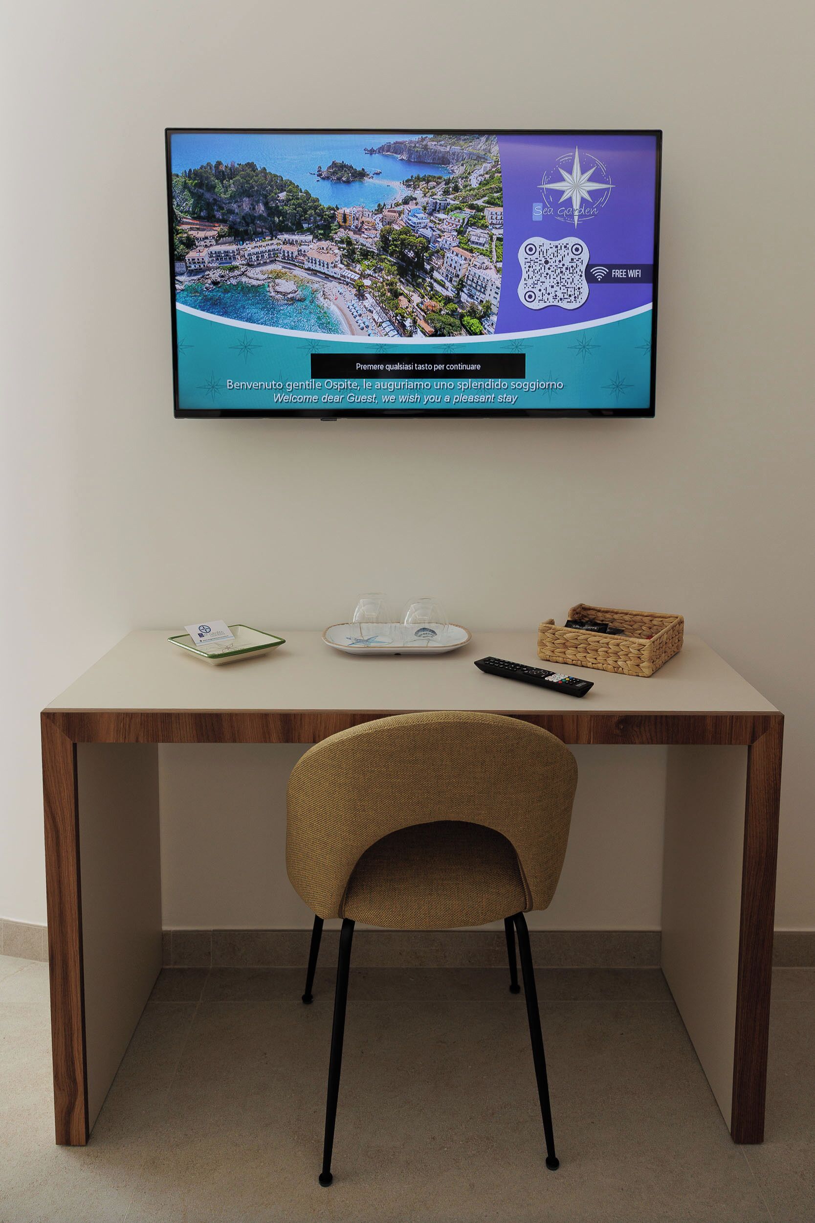 Quadruple Room, Garden View | Interior