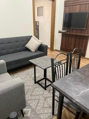 บริเวณนั่งเล่น