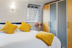 Room - Charming 1-Bed Mews House near King’s Cross (London)