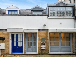 Exterior - Charming 1-Bed Mews House near King’s Cross (London)