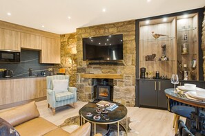 TV, fireplace, books - Just us Two - North East Escapes (Amble)