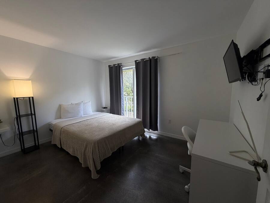 Basic Apartment, 1 Bedroom | Iron/ironing board, free WiFi, bed sheets