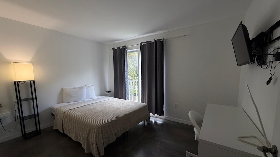 Triangle Suites LLC