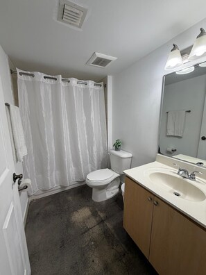 Basic Apartment, 2 Bedrooms | Bathroom | Combined shower/tub - Triangle Suites LLC (Hialeah)