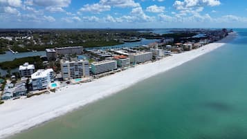 Condo, Plusieurs lits (Bayshore Yacht & Tennis 205) | Plage