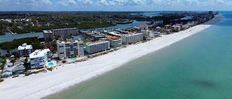 Condo, Multiple Beds (Bayshore Yacht & Tennis 205) | Beach