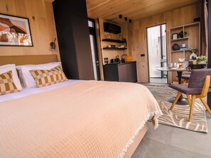 1 Schlafzimmer, Schreibtisch, WLAN, Bettwäsche