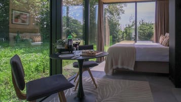 1 Schlafzimmer, Schreibtisch, WLAN, Bettwäsche