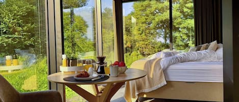 1 室のベッドルーム、デスク、WiFi、ベッドシーツ