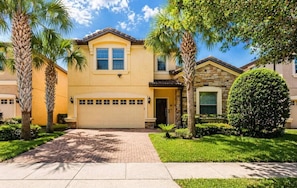 Exterior - Grand Oasis Getaway  /Pool Lift/Frozen & Safari Rooms/Private Pool & Spa (Kissimmee)