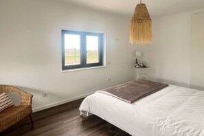 3 bedrooms, Internet, bed sheets - Refúgio d'Assenta is a cozy accommodation for total tranquility and comfort. (São Pedro da Cadeira)