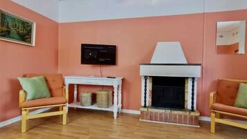 Standard Double Room, Garden View | Interior