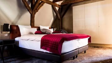 Deluxe Suite, City View