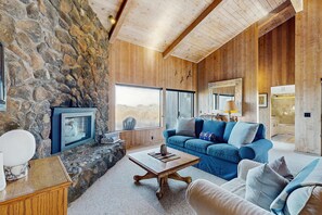 TV, fireplace - Pelican Landing - Ocean view home with stone fireplace, dog-friendly (Sea Ranch)
