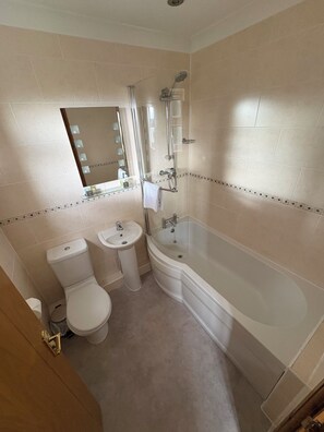 Chambre Double Confort, vue colline | Salle de bain