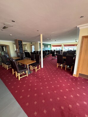 Comfort-dobbeltværelse - bakkeudsigt | Mødefaciliteter