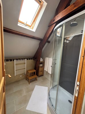 Interior - 2-bedroom cottage close to D-Day Beaches and Bayeux at the historic Maison Neuve (Le Molay-Littry)