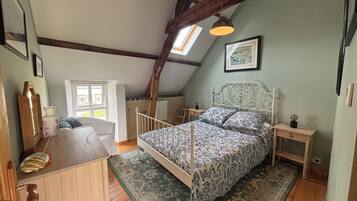 2 chambres, fer et planche à repasser, Wi-Fi, draps fournis