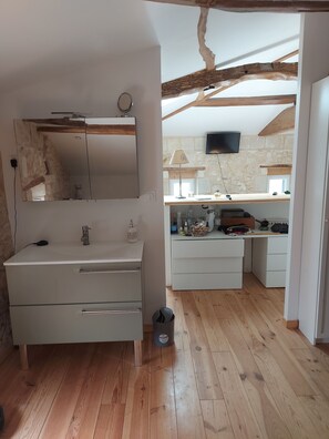 Bathroom - Vrbo Property (Cercoux)