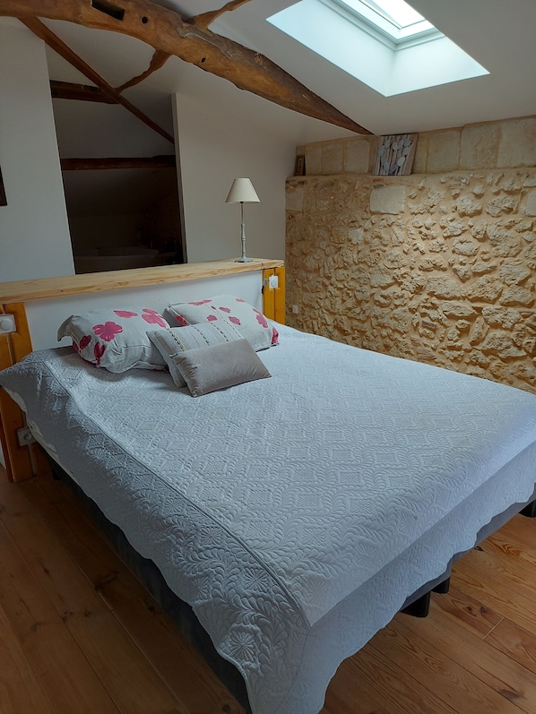 Room - Vrbo Property (Cercoux)