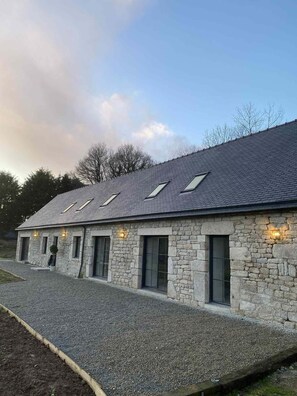 Exterior - Breton farmhouse with garden (Malguénac)