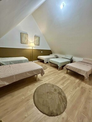 5 camere, accesso a Internet, lenzuola