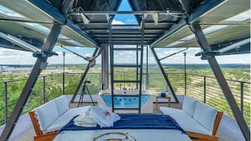 Suite, Hill View | Outdoor spa tub