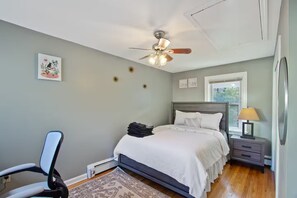 1 habitación, tabla de planchar con plancha, wifi y ropa de cama 