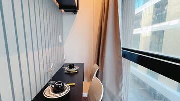 Comfort Apartment | Dining