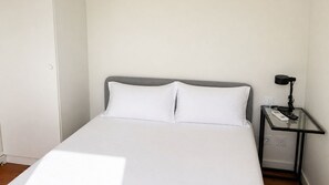 Bügeleisen/Bügelbrett, kostenloses WLAN, Bettwäsche