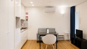 Interior - C: Douro & Bridge Views | Boutique Apartments (Vila Nova de Gaia)