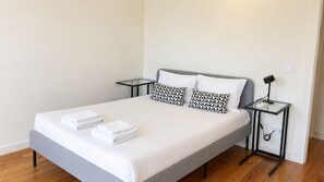 1 bedroom, iron/ironing board, free WiFi, bed sheets - F: Ponte Luis Balcony | Riverside Flat (Vila Nova de Gaia)