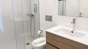 Hair dryer, towels - F: Ponte Luis Balcony | Riverside Flat (Vila Nova de Gaia)
