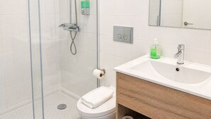 Hair dryer, towels - Douro Bridge G Comfortable River View Balcony (Vila Nova de Gaia)